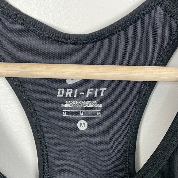 Nike Dri Fit sleeveless pullover racerback black stretch tank top Size Medium - Picture 7 of 7